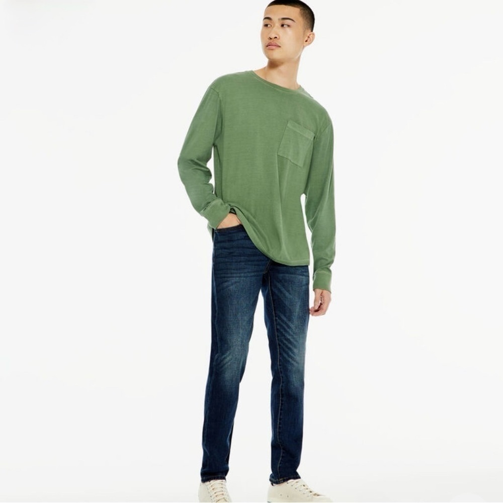 NWOT Aero Slim Straight Jeans 30/32